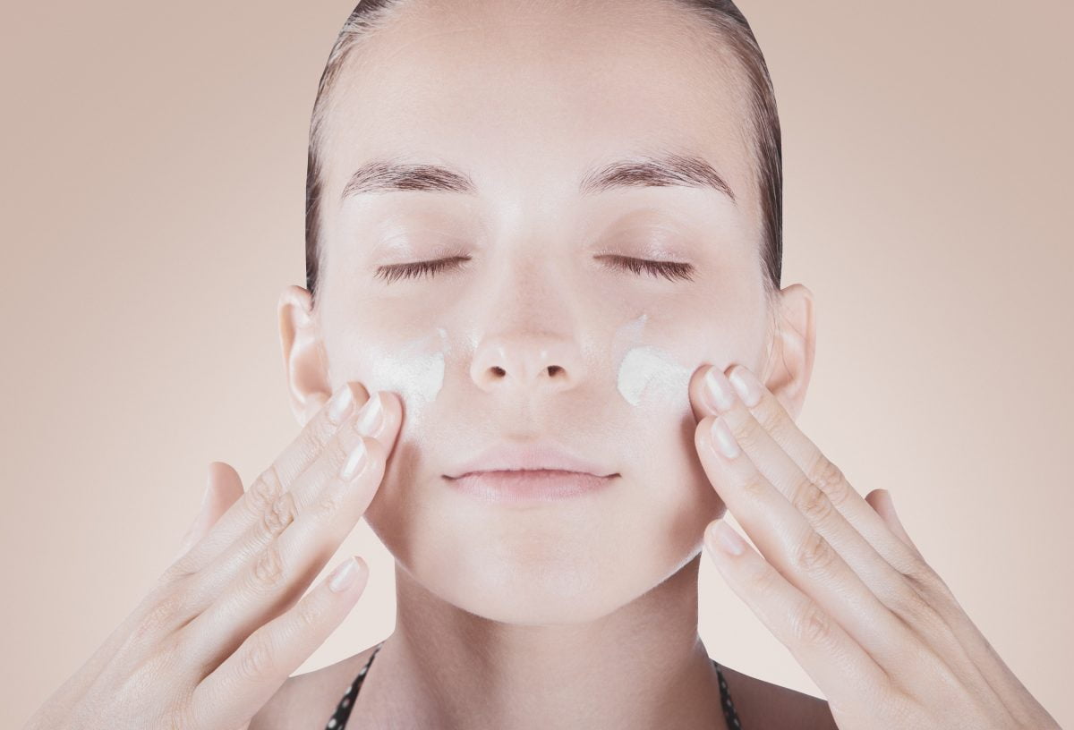 maschere viso con aloe vera AdobeStock 84617089