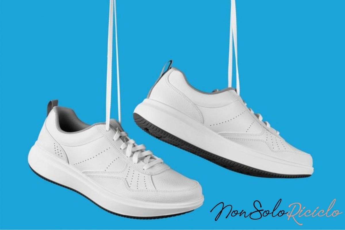 scarpe bianche pulirle in un 2