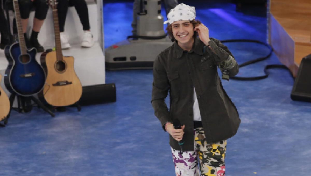 amici 20 sangiovanni rivela tutto amici san giovanni bacia giulia ma poi frena 2566874