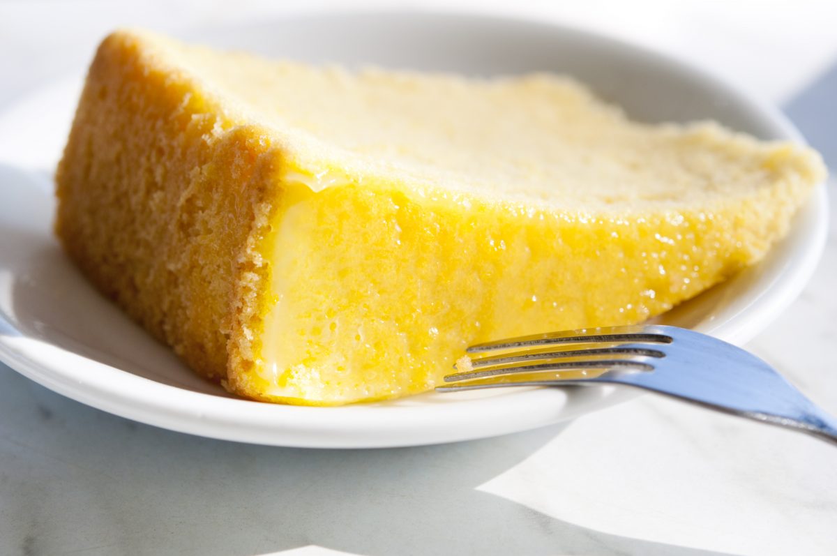 la torta al limone semifredda AdobeStock 22526827