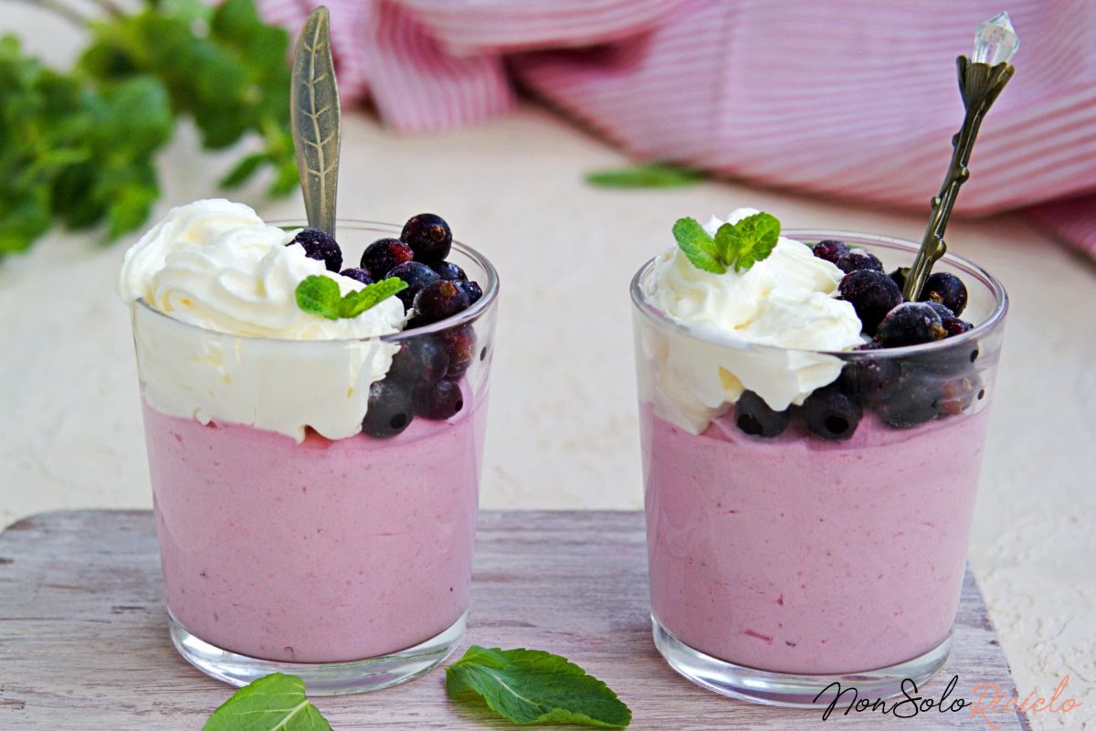 mousse di mirtilli delizioso dessert 3