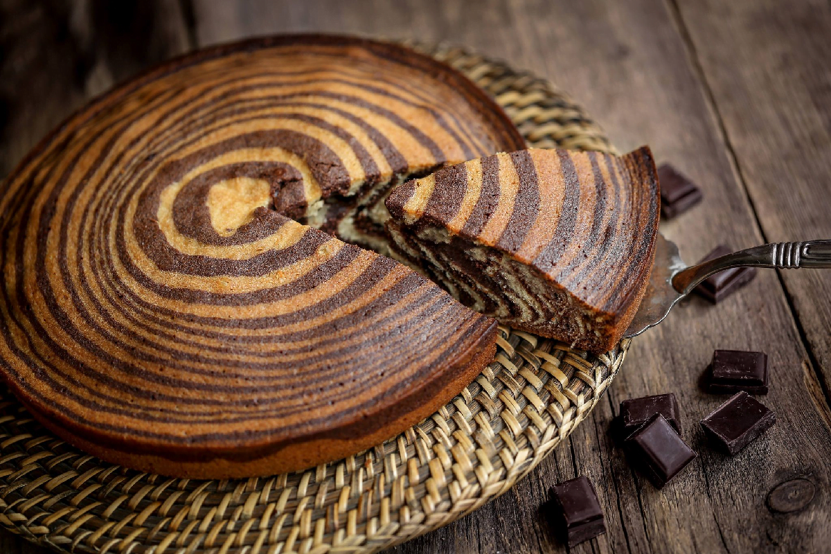 un bicchiere di semolino e semolino e kefir