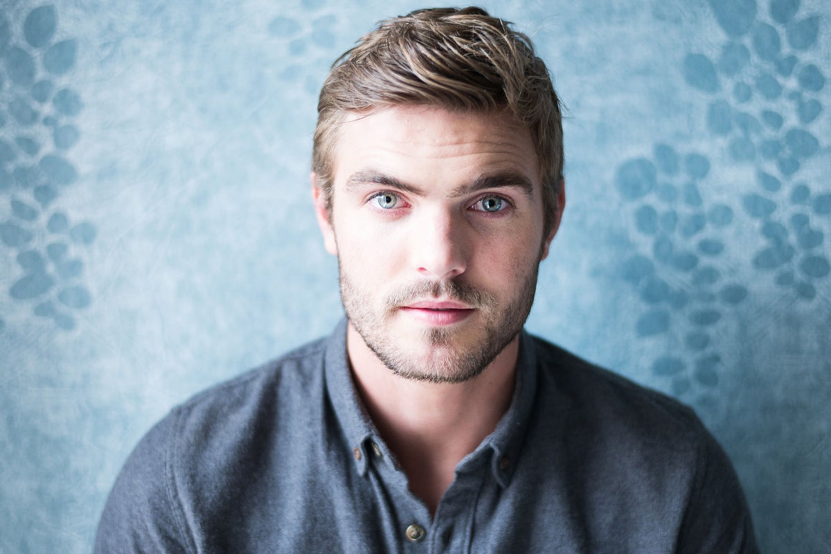 alex roe vita privata biografia 42alexroe2201a