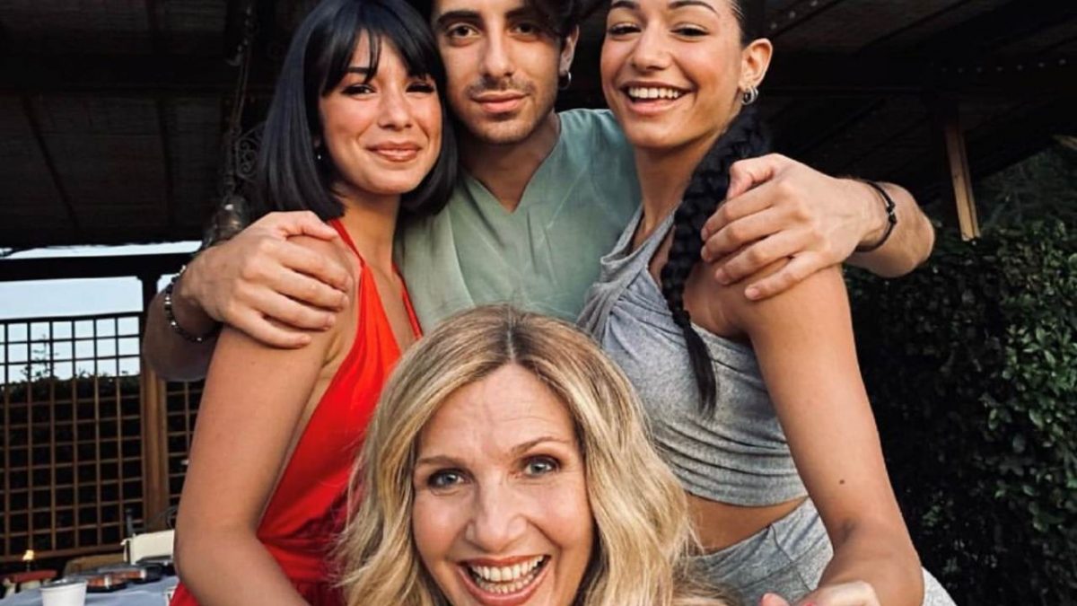 amici 20 martina miliddi rosa amici lorella martina rosa e alessandro