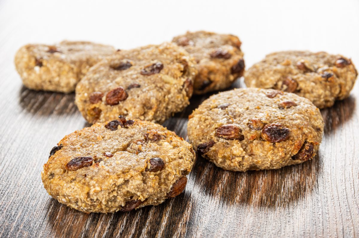 biscotti integrali per la prima AdobeStock 318583246