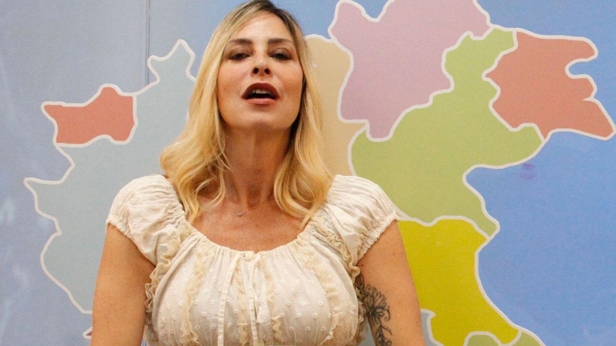 gf vip stefania orlando avrebbe stefania orlando sulla presunta crisi con gianlorenzi con simone va tutto bene 2602394