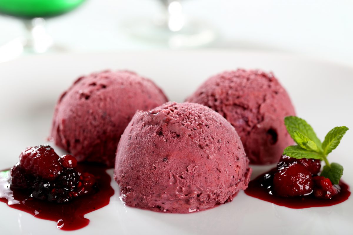 il gelato ai frutti di AdobeStock 51029411