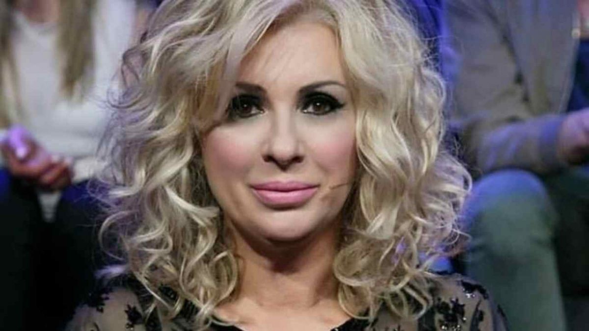 tina cipollari vita privata biografia Tina Cipollari political24 1 2