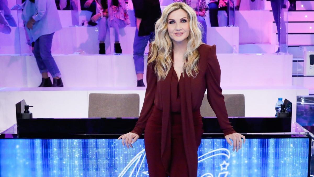 amici 21 lorella cuccarini e amici 21 cuccarini sara di nuovo nel cast del talent di canale 5 2648970