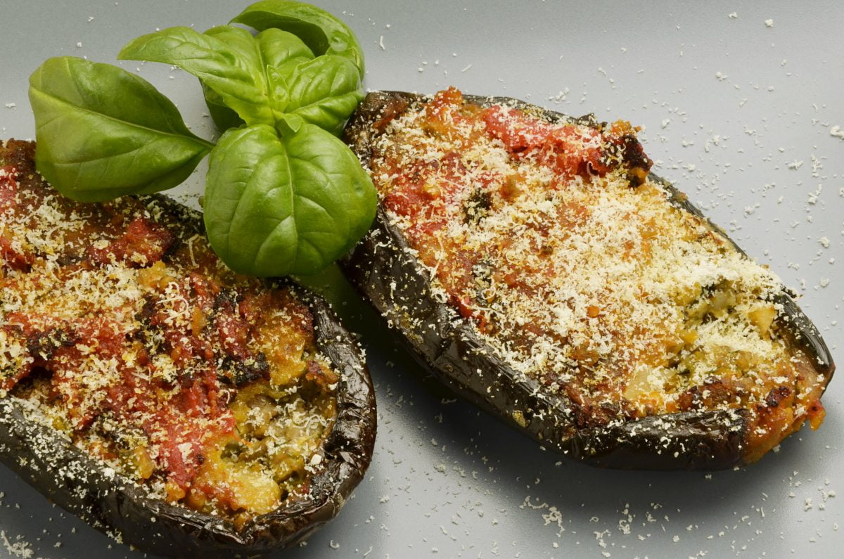 barchette di melanzane ripiene AdobeStock 67665782