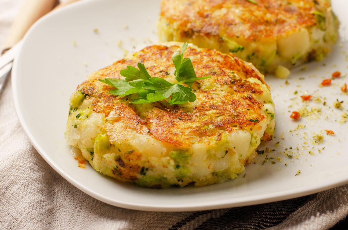 cotolette di zucchine e patate AdobeStock 289672099