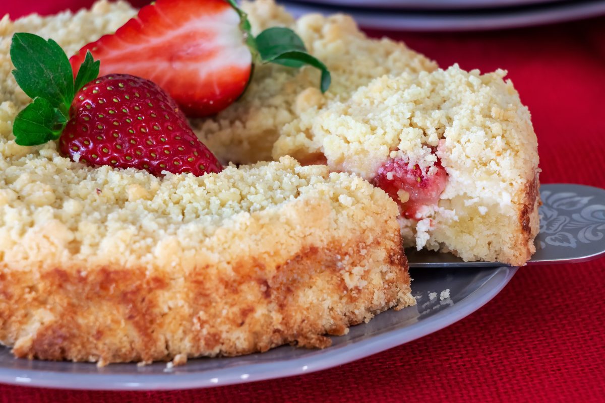 crumble di fragole e mascarpone AdobeStock 224003061
