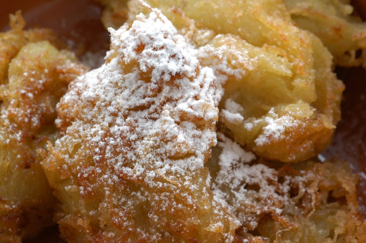 frittelle di mele e nutella AdobeStock 11184516