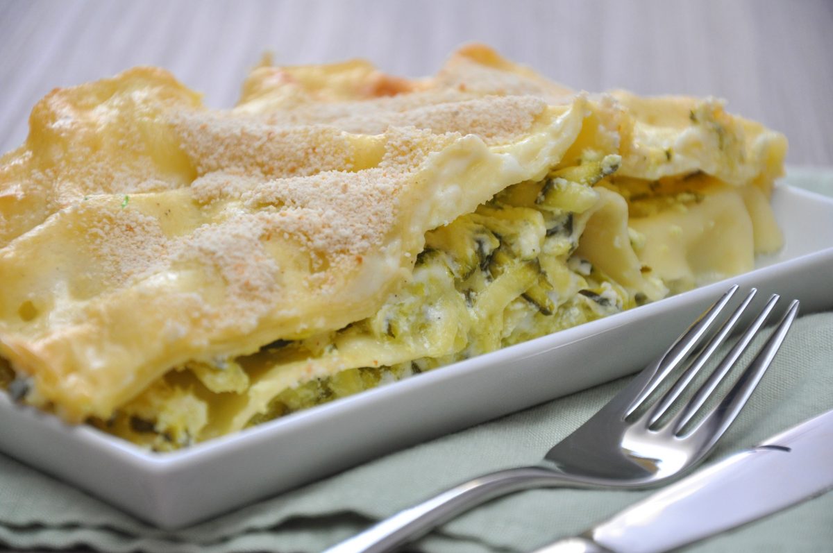 lasagne zucchine e fiocchi di AdobeStock 51022371