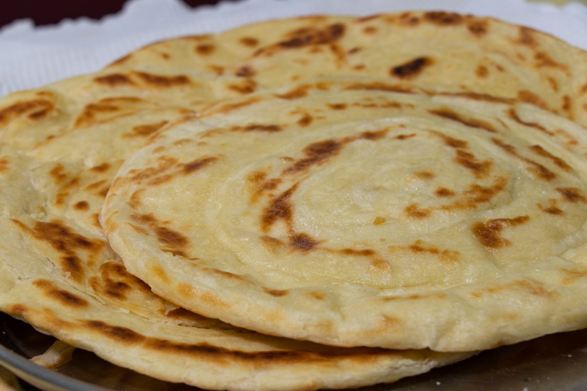 pane azzimo con ripieno di AdobeStock 413033204