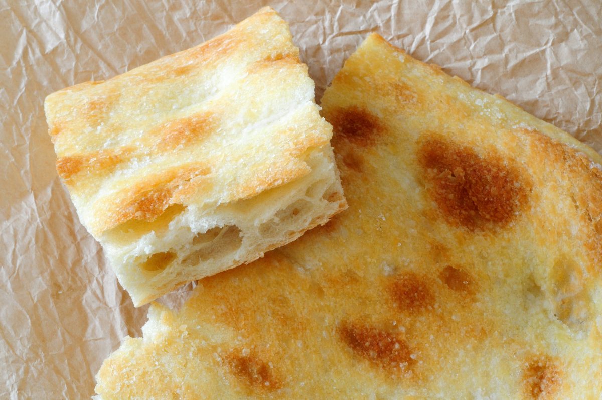 ad alta idratazione la focaccia AdobeStock 140924013