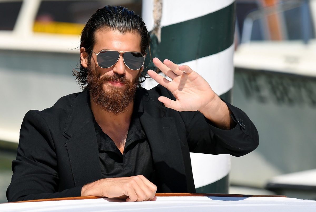 can yaman premiato alla mostra Can Venezia
