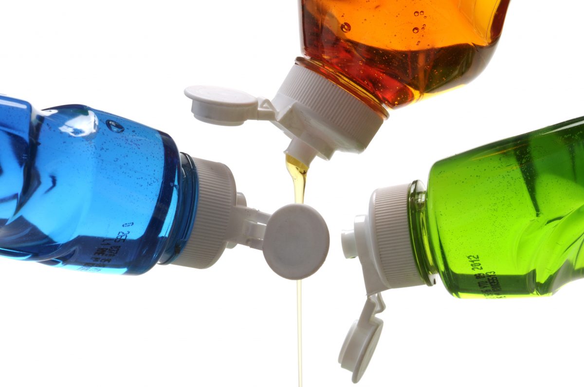 detersivi per i piatti scopri AdobeStock 136735226