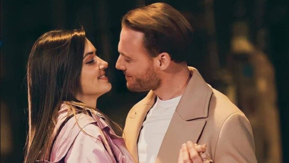 love is in the air Foto Kerem Bursin Hande Ercel