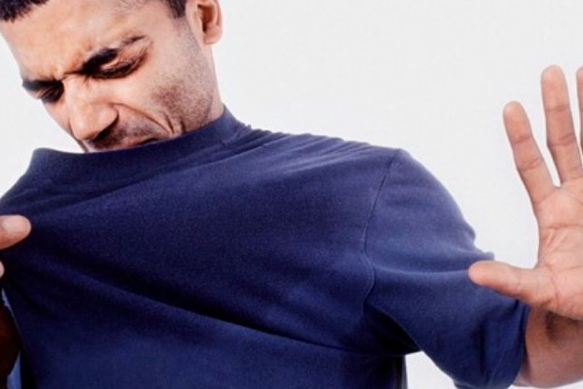 odore di sudore sui panni puzza di sudore