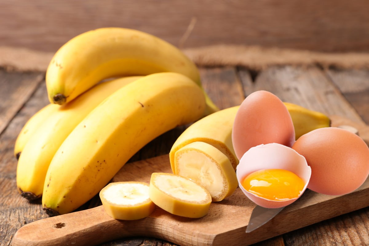 pancake alla banana e sciroppo banana uova