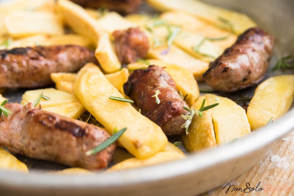 patate e salciccia al forno 3