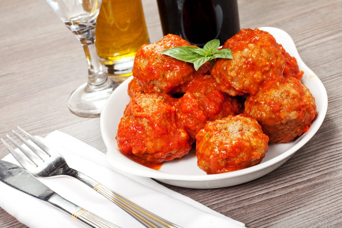 polpette al sugo appetitose in AdobeStock 56219628