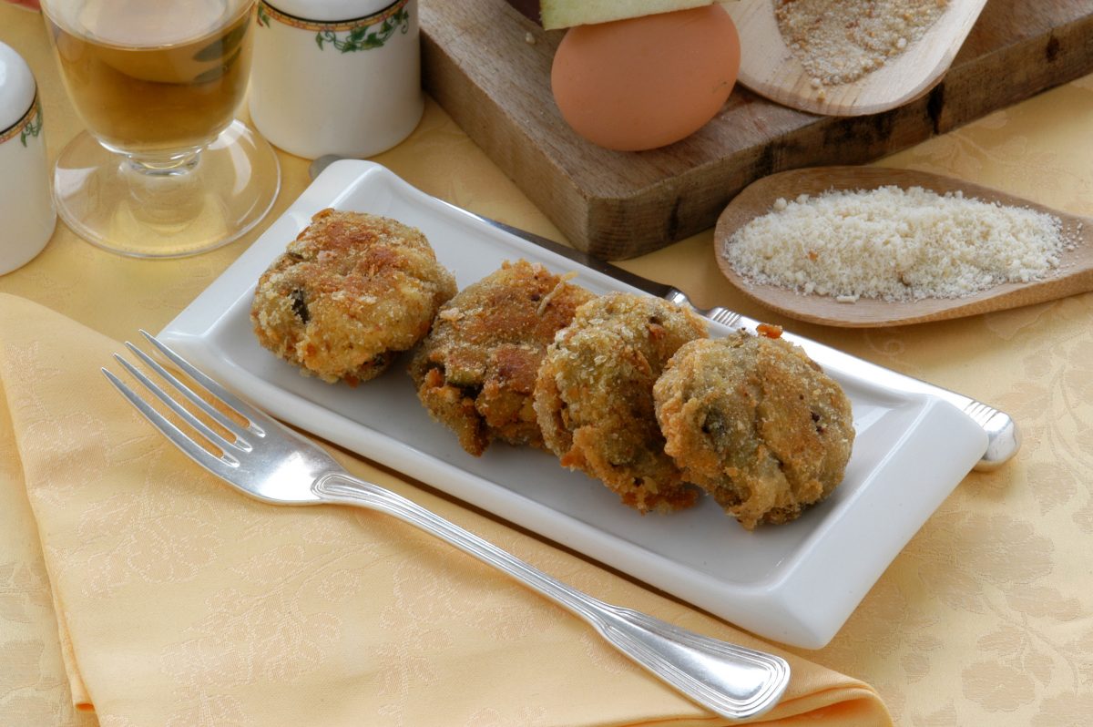 polpette di lenticchie e melanzane AdobeStock 41048863
