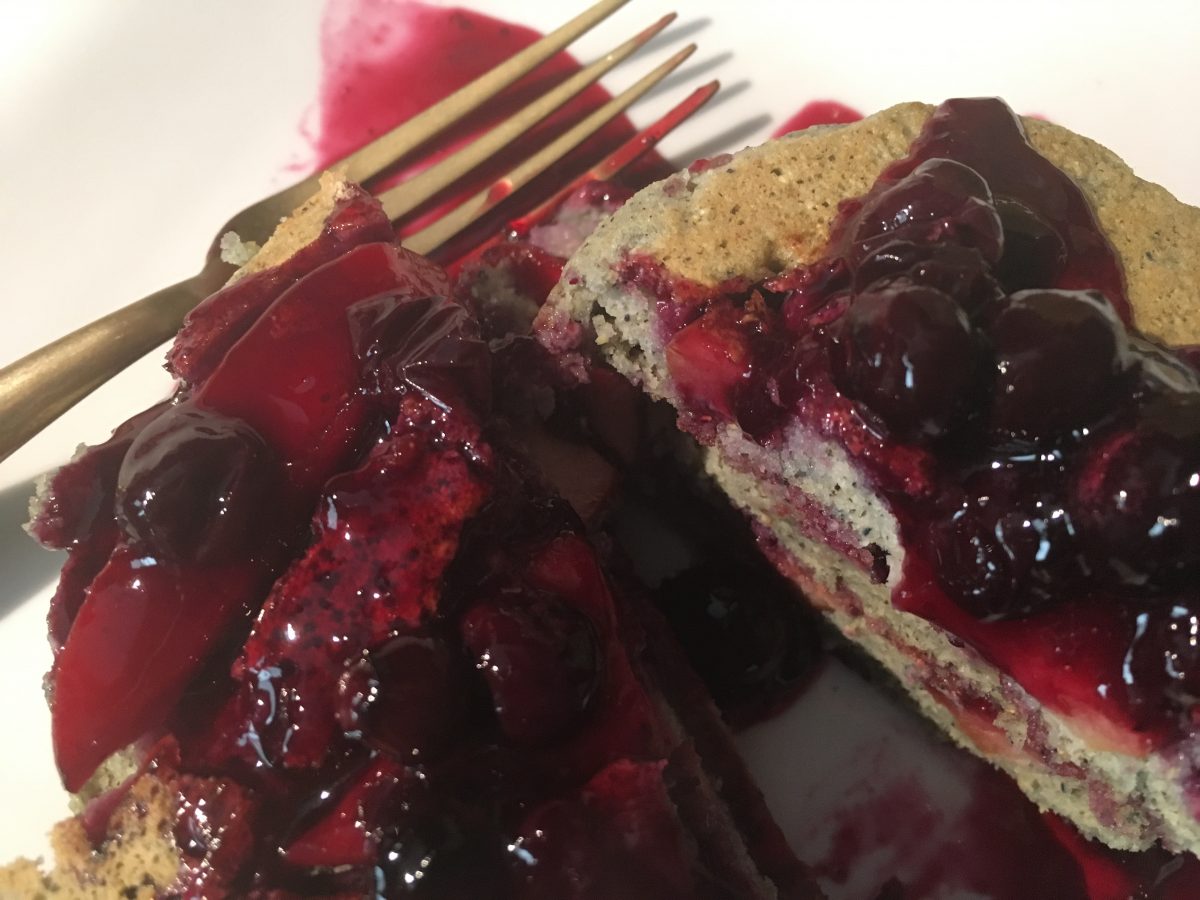 torta ai frutti di bosco AdobeStock 228737674