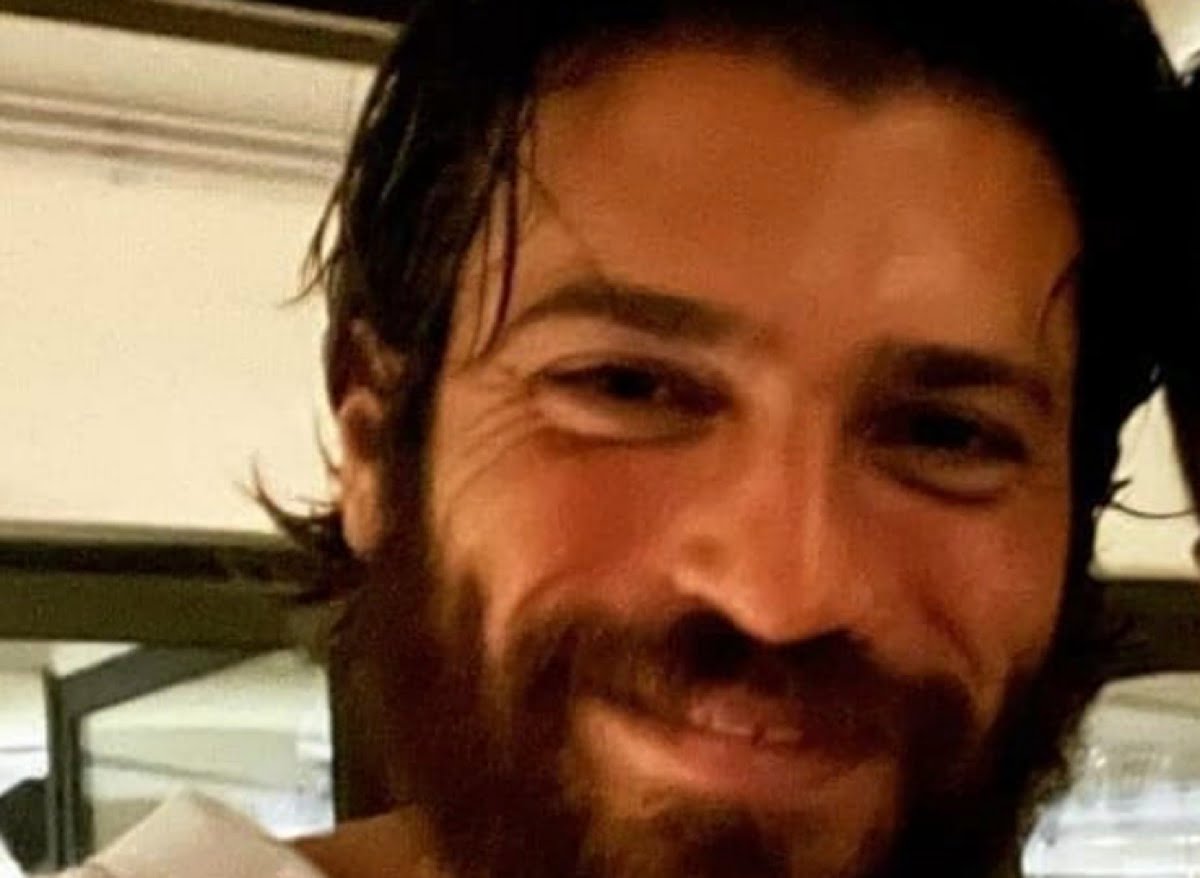 viola come il mare can can yaman fiumicino