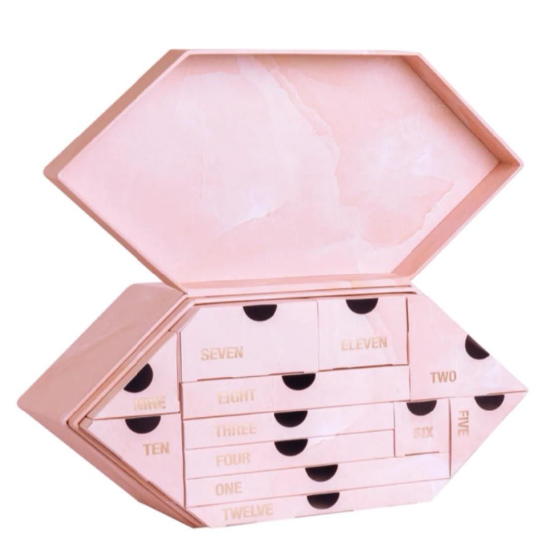 calendario-Avvento-Huda-Beauty-2021-quarzo-rosa-Pianetadonne