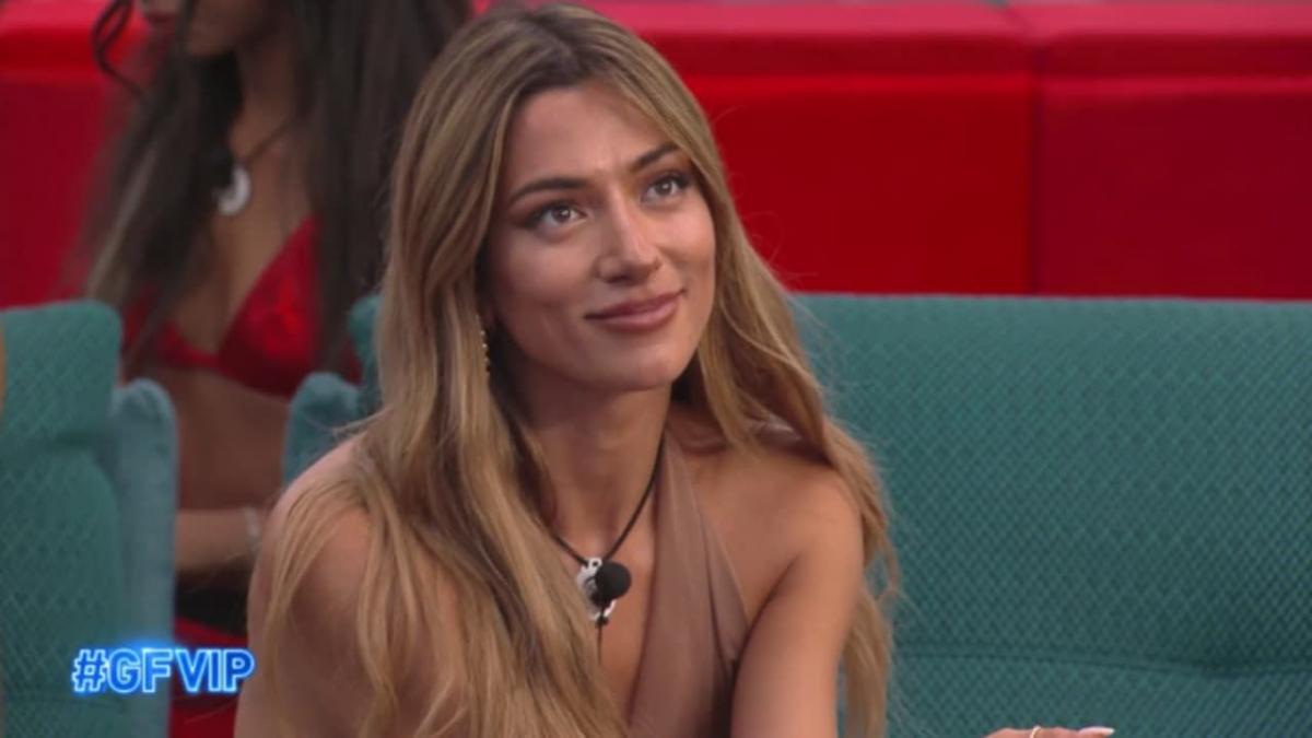 gf vip 6 soleil sorge gf vip soleil show allesordio lite con raffaella e bugia sul lavoro da giornalista 2665068