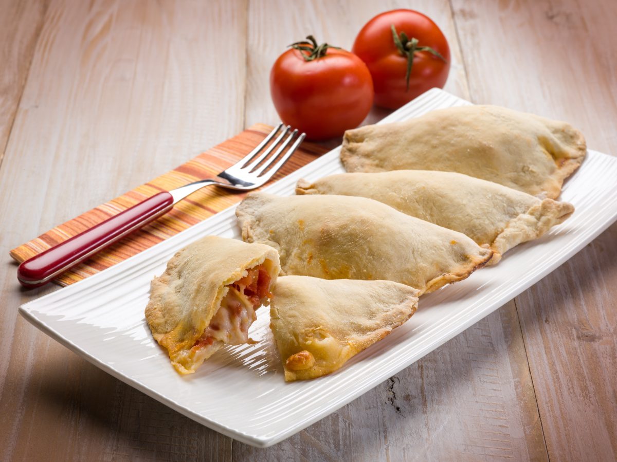 panzerotti senza lievitazione fatti in AdobeStock 73847709