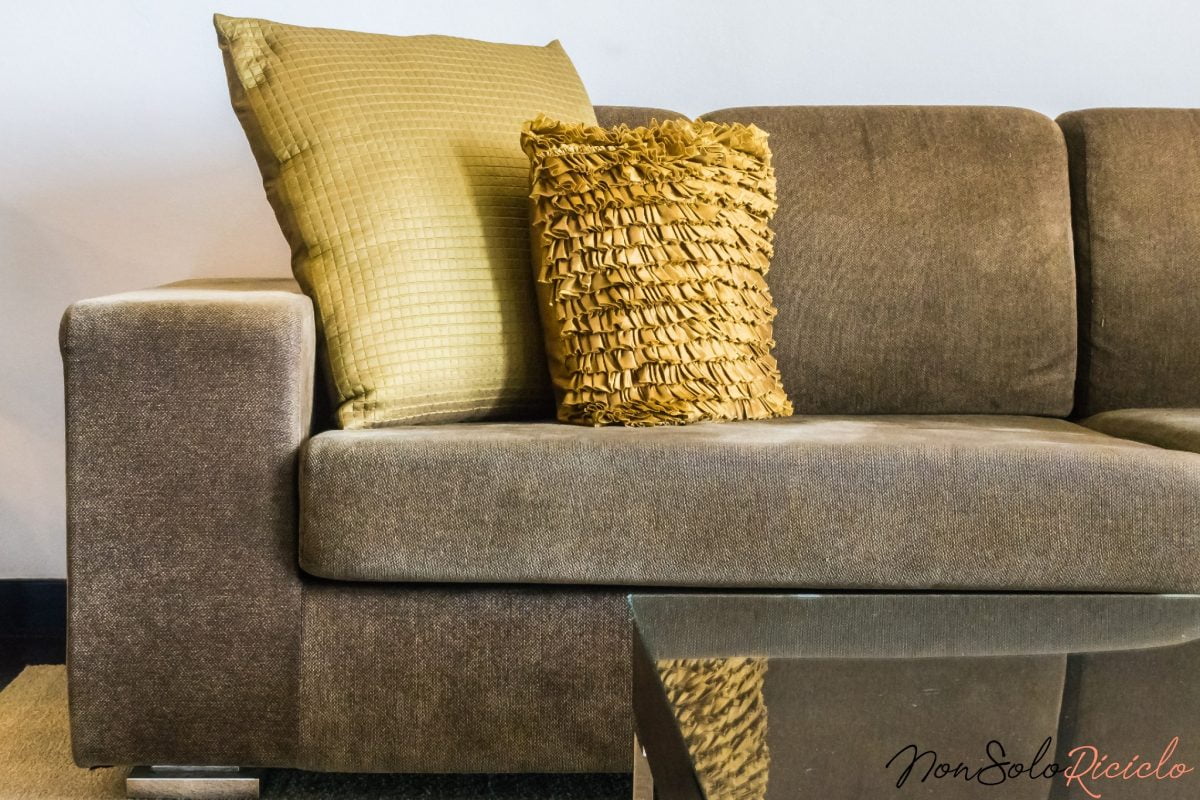 per pulire il divano in 2