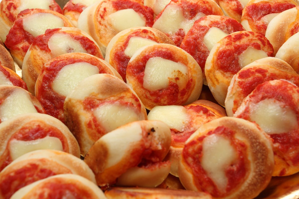 pizzettine da buffet buone come AdobeStock 46268796