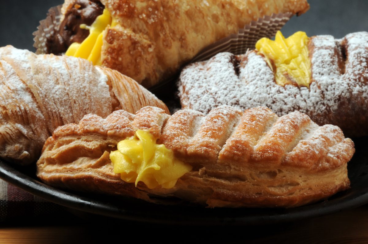 sfogliatine crema a amarene AdobeStock 93286775