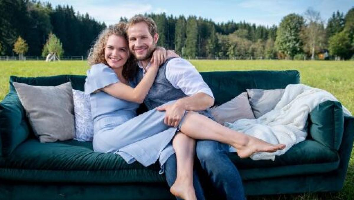 tempesta damore anticipazioni 15 ottobre tempesta damore anticipazioni tedesche florian e maja si lanceranno con il paracadute 2654924