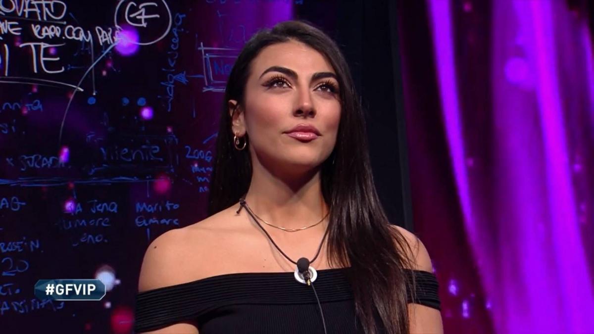 giulia salemi a dicembre presentera gfvip giulia salemi avrebbe messo dei like a dei tweet contro zelletta e cannavo 2587708
