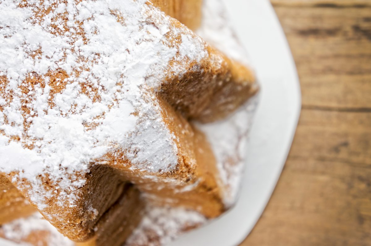 il pandoro senza impasto classico AdobeStock 242429623