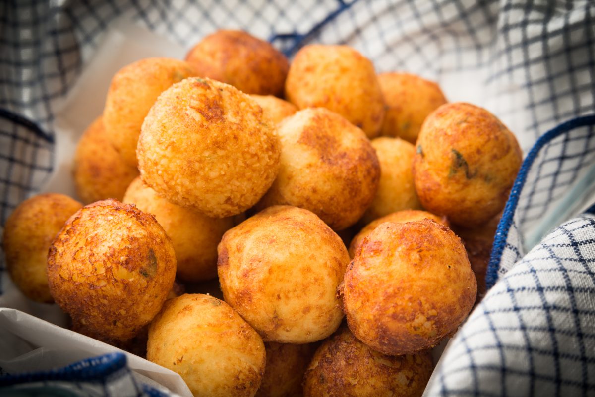 polpette vegetariane di cavolfiore AdobeStock 110349409