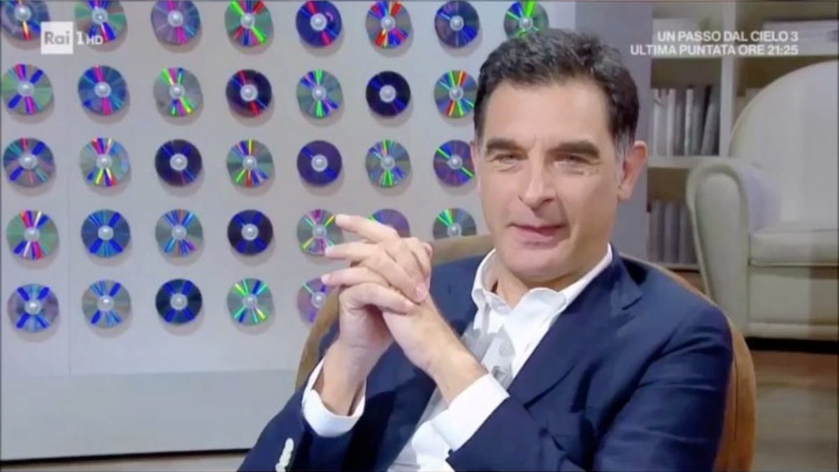 tiberio timperi vita privata biografia Tiberio Timperi biografia eta altezza peso figli moglie e vita privata 1 1280x720 1