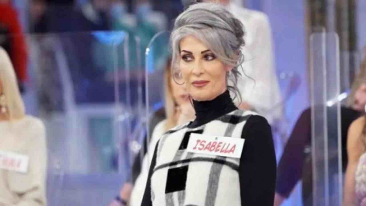uomini e donne grande annuncio Isabella Ricci Political24 2