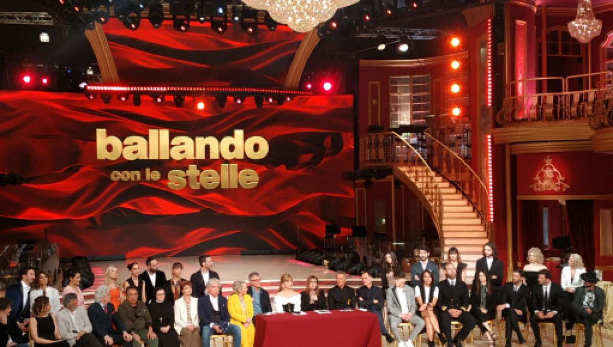 ballando con le stelle anticipazioni cambio programmazione rai dicembre 2021 2691676