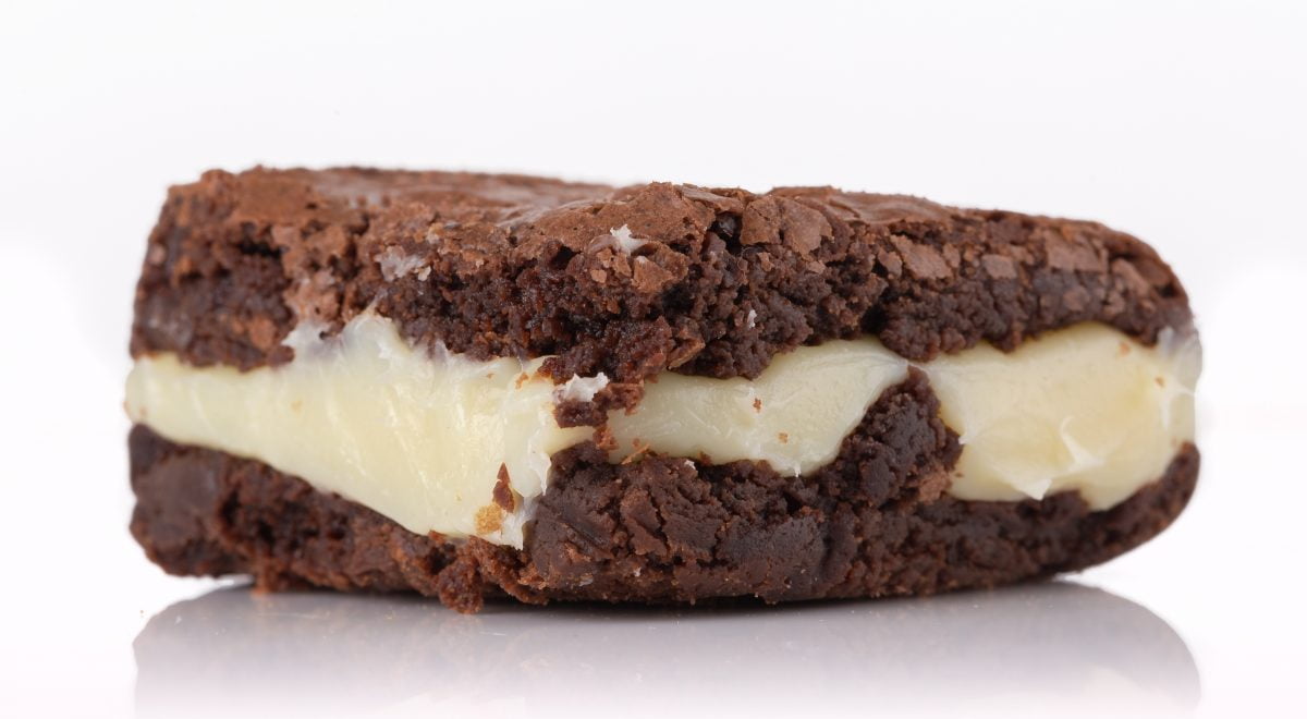 brownies cioccolato e ricotta la AdobeStock 388375349