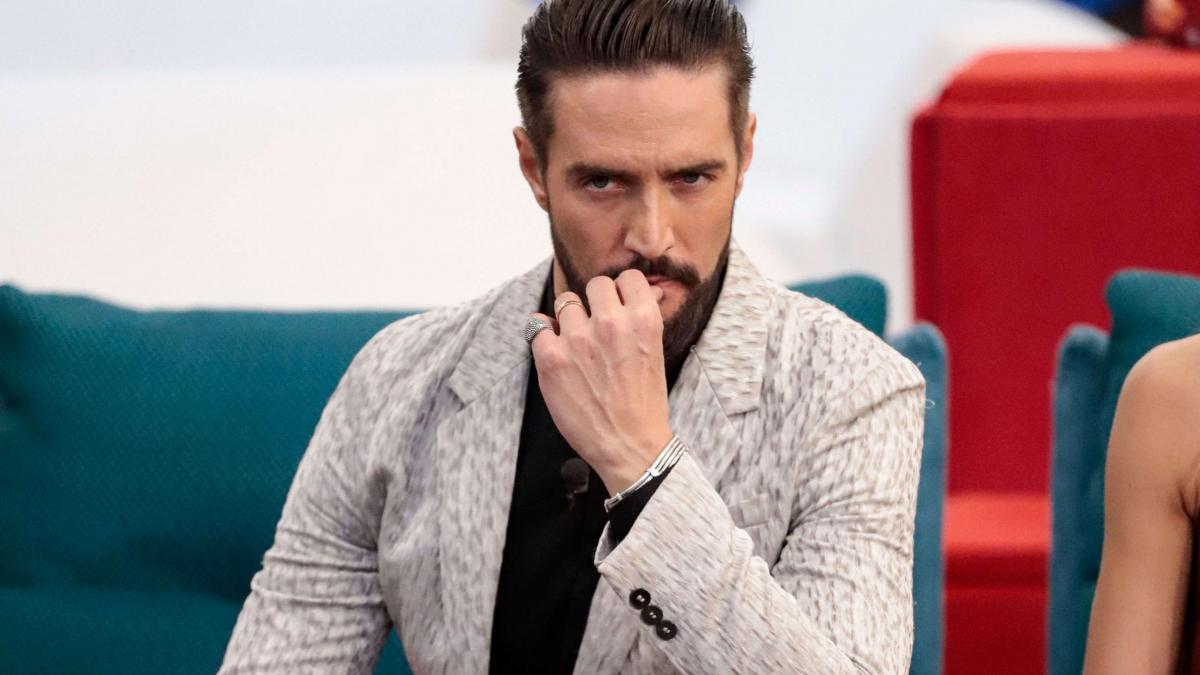 gf vip 6 alex belli gfvip alex belli sbotta anche contro signorini 2689866