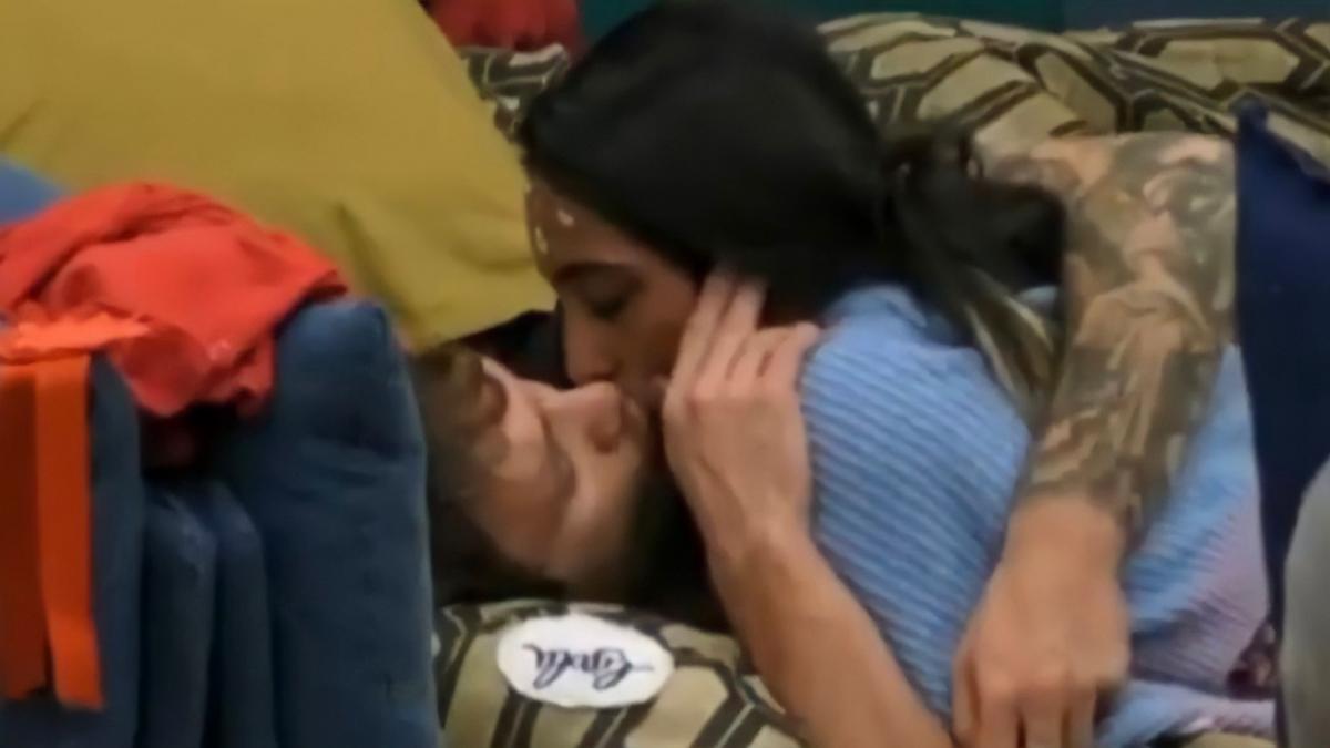 gf vip 6 manuel bortuzzo gf vip 6 nella notte riscoppia la passione tra manuel bortuzzo e lulu isaechiait 2681602