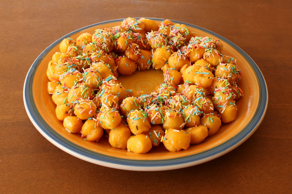 struffoli AdobeStock 326504680