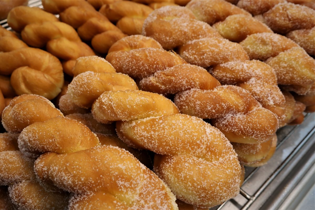 treccine fritte alla ricotta una AdobeStock 322445939