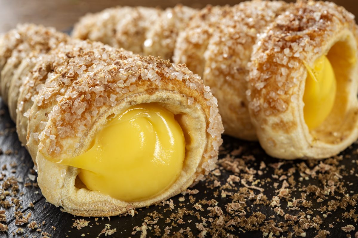 cannoli di pasta sfoglia con AdobeStock 315192724 1