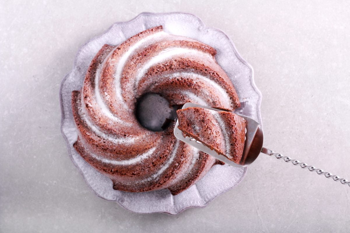 ciambella panna e mascarpone con AdobeStock 244178121